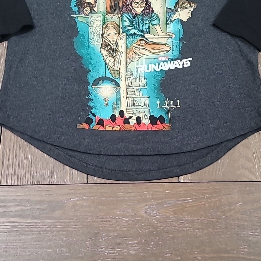 Marvel Runaways A Hulu Original by Her Universe Raglan TShirt Size S - Picture 5 of 8